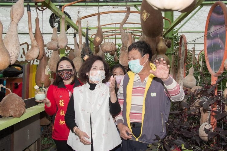 縣長與學童樂遊旺山農場 校外教學可獲縣府補助