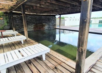 香草花源溫泉養生會館 像國外小島的浪漫風情