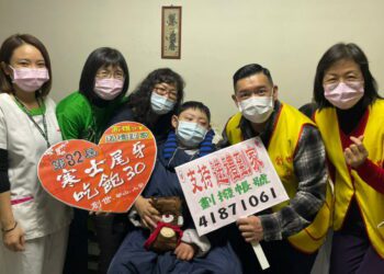 搶頭香　港星杜汶澤送暖助弱勢