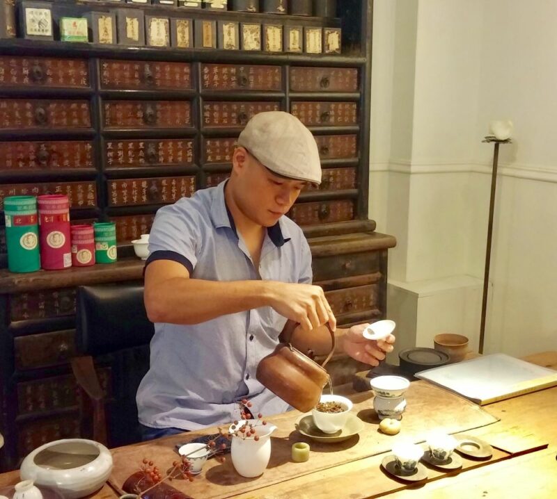 白錦祥說，為了發揚父親的有機理念，近年建立起北頂茶園品牌