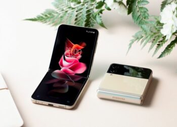 網友票選年度風雲手機出爐　摺疊當道 Samsung Galaxy Z Flip3 5G 奪冠