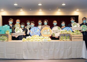 「接粒挺釋迦」 盧秀燕、郭婞淳邀全民接粒挺鳳梨釋迦