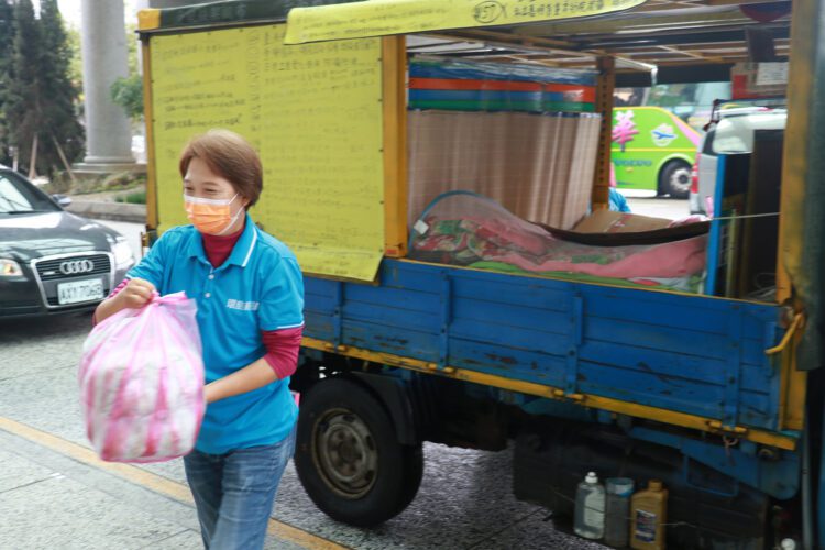 「環島饅頭」冬至送愛 臺中慈院同仁暖胃又暖心