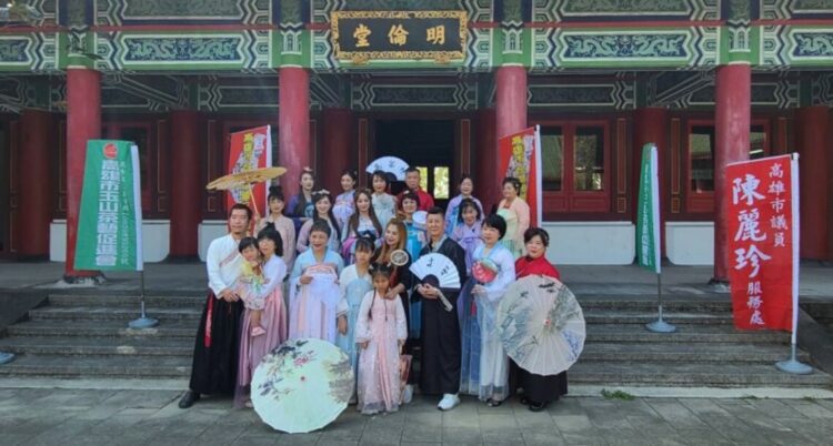 一場穿越時空的穿漢服體驗活動 今在高雄孔廟舉登場