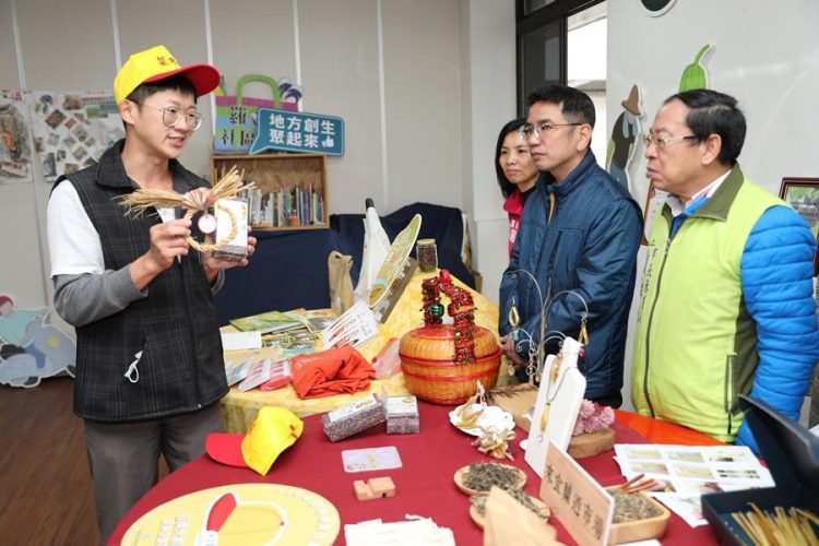 一起來迺菜市場 「少年阿公」帶你逛市場 一起來迺菜市場 「少年阿公」帶你逛市場