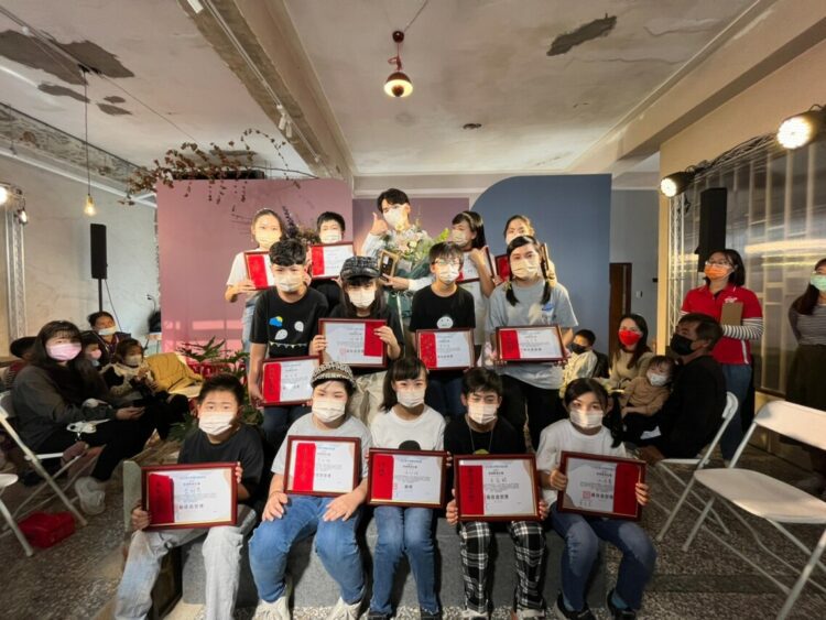 一起將美感與資源帶進偏鄉！時尚美妝教父Kevin老師無償擔任美學教師