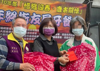 不僅關懷 更把你們當家人！高市社會局辦「街友年節活動」 街友直呼「揪甘心」