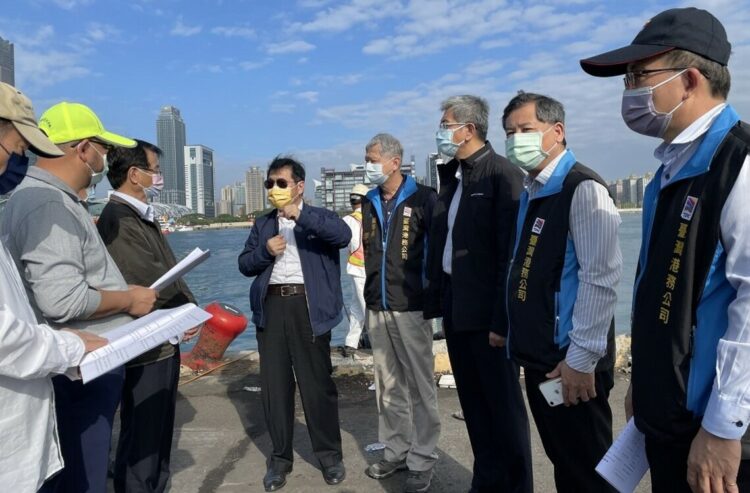 交通部次長祁文中坐鎮中島商港區緊急應變中心 全力防堵疫情擴散