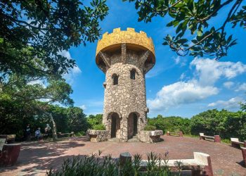 交通部觀光局北觀處進行情人湖公園環山步道改善 抗濕防滑更友善
