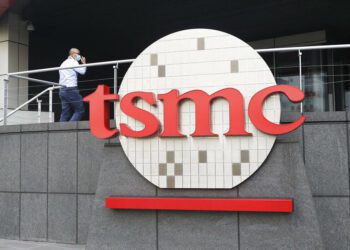 从全球芯片荒得利 台积电第四季盈利60亿美元