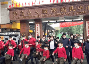 全民一起抗疫守護台灣 立人國中小學向辛苦消防人員致敬