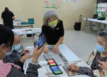 勞動部高屏澎東區銀髮中心 助高齡70歲銀髮人成為講師再展光芒