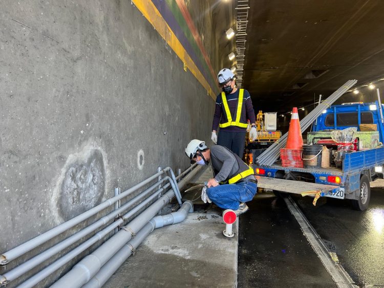 北濱外環道養護作業展開 市公所請用路人配合改道 北濱外環道養護作業展開 市公所請用路人配合改道