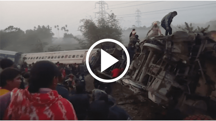 印度列车脱轨翻覆 至少7死50伤