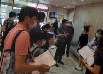 台南實施計程車配送移工購物防疫