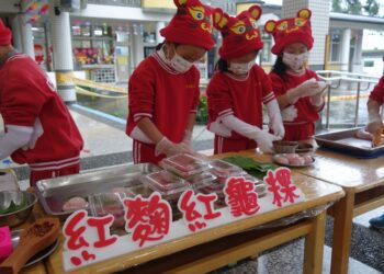喜氣滿滿辦年貨 羅東鎮立幼兒園年味濃