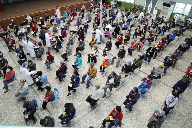 嘉縣免預約隨到隨打莫德納第3劑疫苗　截至15日接種41303人