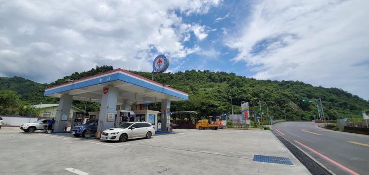 國內油價要漲了 1/3起汽、柴油每公升各漲0.9元