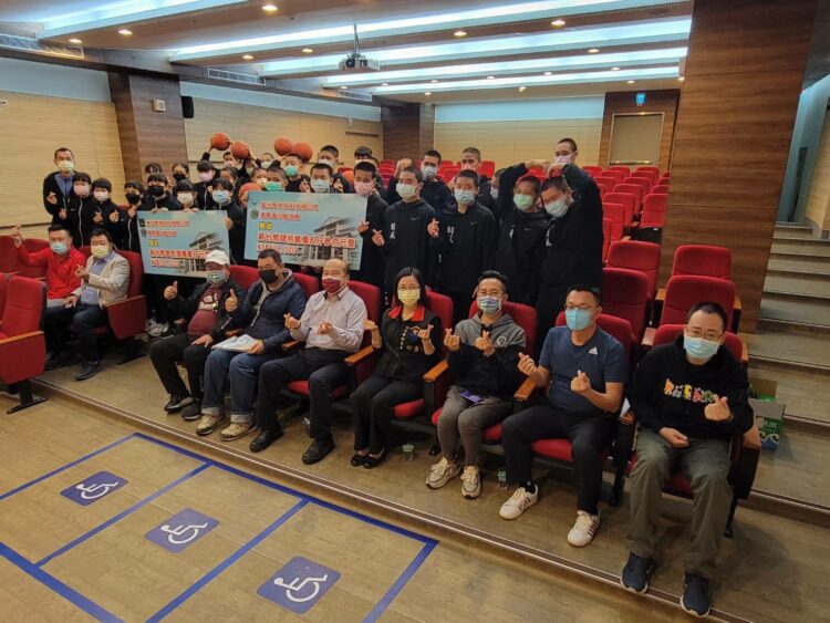 在地企業贊助國風籃球隊 幫助後山學子夢想起飛 在地企業贊助國風籃球隊 幫助後山學子夢想起飛