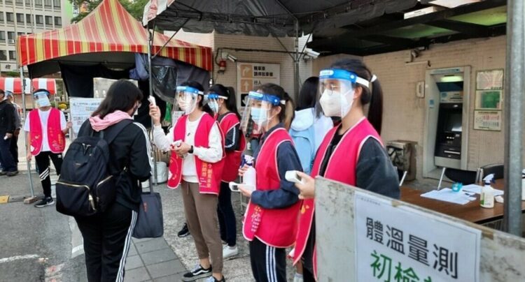 學測首日 高師大負責高雄一考區試務 考場整體規劃用心 學測首日 高師大負責高雄一考區試務 考場整體規劃用心