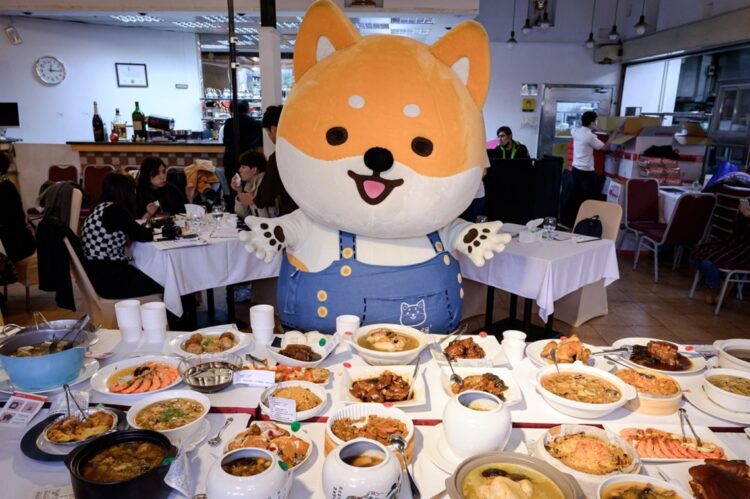 家樂福「暖年菜」正夯 兼具健康、便利、暖身的「湯鍋羹」系列年菜躍升為小家庭的人氣選擇