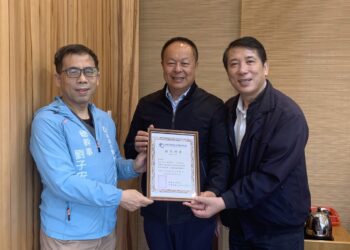 慈善家鄭楊慶傳播善能量 高雄市雲網路多媒體新聞協會榮聘顧問 共同行善