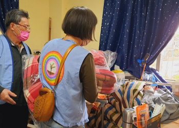 持修宅配行動車 開往秀林進行寒冬送暖