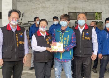 新春福虎溫馨環保情  徐榛蔚慰勞清潔隊員