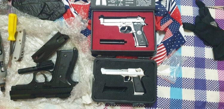 新興警全力淨化治安 查獲隱身民宅兵工廠 起獲3把未完成槍枝與子彈 新興警全力淨化治安 查獲隱身民宅兵工廠 起獲3把未完成槍枝與子彈