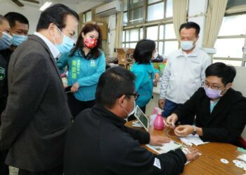 春節期間長照服務不打烊　翁章梁：有需求就撥打1966提出申請