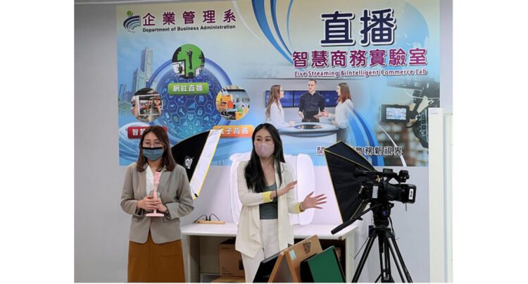 正修寒假冬令營 企管推直播高手