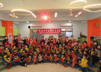 營造春節節慶氛圍 蘇澳鎮公所邀名家揮毫贈春聯