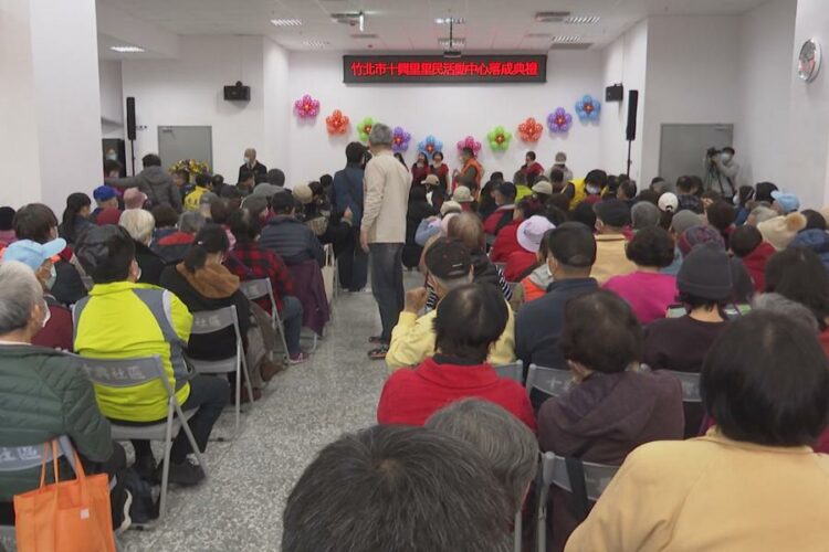 百貨內150坪公益空間 十興里民活動中心啟用
