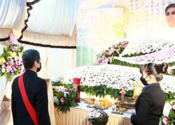 美濃客家八音團長鍾彩祥告別式 李永得出席表達慰問與感念