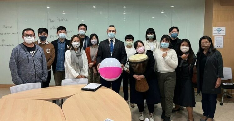 義守大學散播教育種子 舉辦高中雙語師資EMI培力工作坊 義守大學散播教育種子 舉辦高中雙語師資EMI培力工作坊