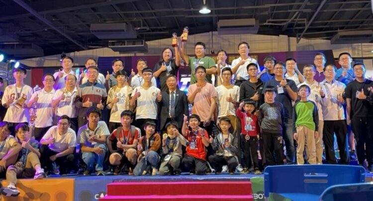 義守大學電子系 智慧控制設計實力強 獲TIRT全能機器人國際賽1金1銀 義守大學電子系 智慧控制設計實力強 獲TIRT全能機器人國際賽1金1銀