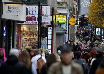 英国12月通膨创30年新高 央行升息倍感压力