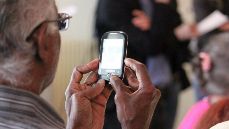 调查:东方老年人更愿拥抱数字技术 调查:东方老年人更愿拥抱数字技术