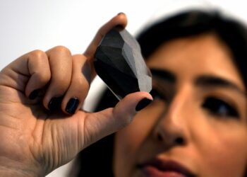 超极罕见！ 555.55克拉黑钻石将被拍卖