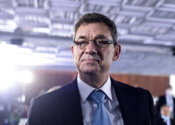 辉瑞CEO：“一年一针”比频繁使用加强剂更理想