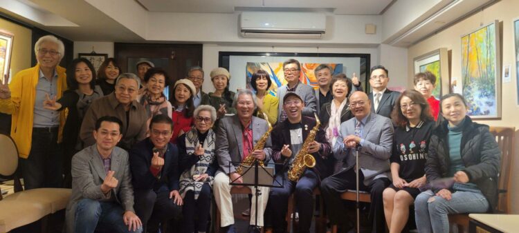 這城以東台北傳愛 扶輪公益畫展