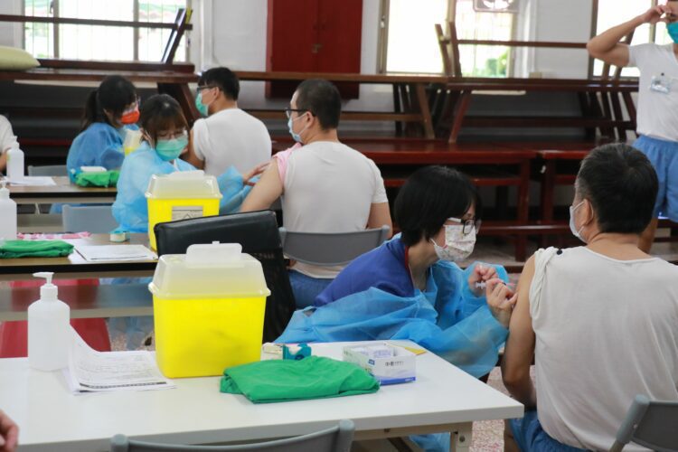 逾六千收容人次接種兩劑新冠疫苗 中監感謝中慈