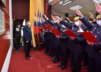 陳其邁主持新卸任警分局長交接 感謝警察同仁為高雄辛苦付出