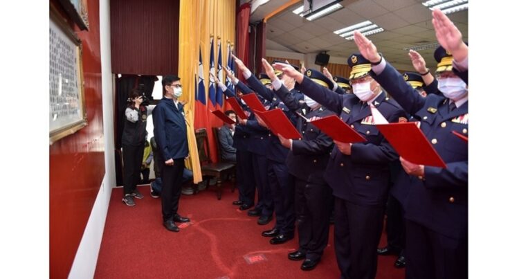 陳其邁主持新卸任警分局長交接 感謝警察同仁為高雄辛苦付出