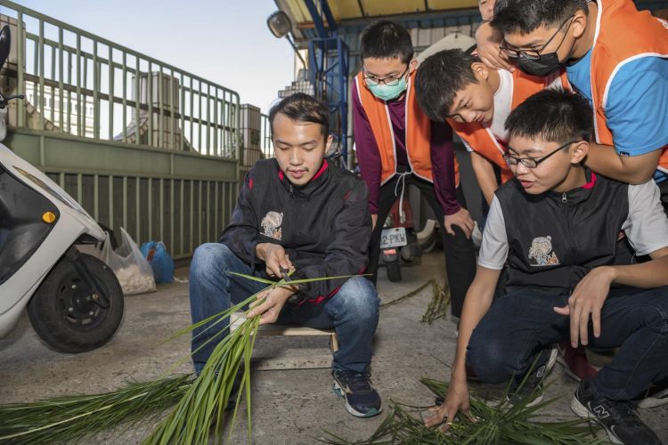 高市青年委員林佑勳回鄉深耕社區 舉辦「感動16祭-林園成年禮」 高市青年委員林佑勳回鄉深耕社區 舉辦「感動16祭-林園成年禮」