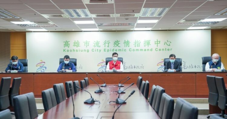 高雄新增本土確診個案3例 陳其邁籲勿掉以輕心 配合整體防疫措施 高雄新增本土確診個案3例 陳其邁籲勿掉以輕心 配合整體防疫措施