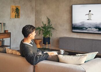 釋放雙耳的舒適體驗　Sony 推出 SRS-NB10無線頸掛式揚聲器