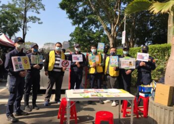 大安波麗士與您一同捐血做公益，左三交通組組長林俊廷