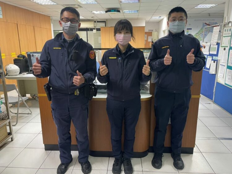 圖說：潭美派出所所長孫吉筠(中)、警員張峻誠(左)、鄭宇崴(右)