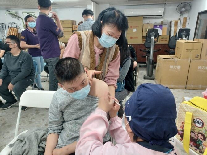 第3劑疫苗接種年前開跑 提升社區防疫保護力